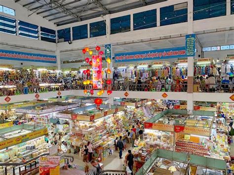 Where to Shop in Da Nang: Mega Market.
